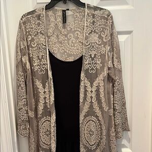 Women’s Beige Silk Embroidered Cardigan Tunic Duster   Sz S